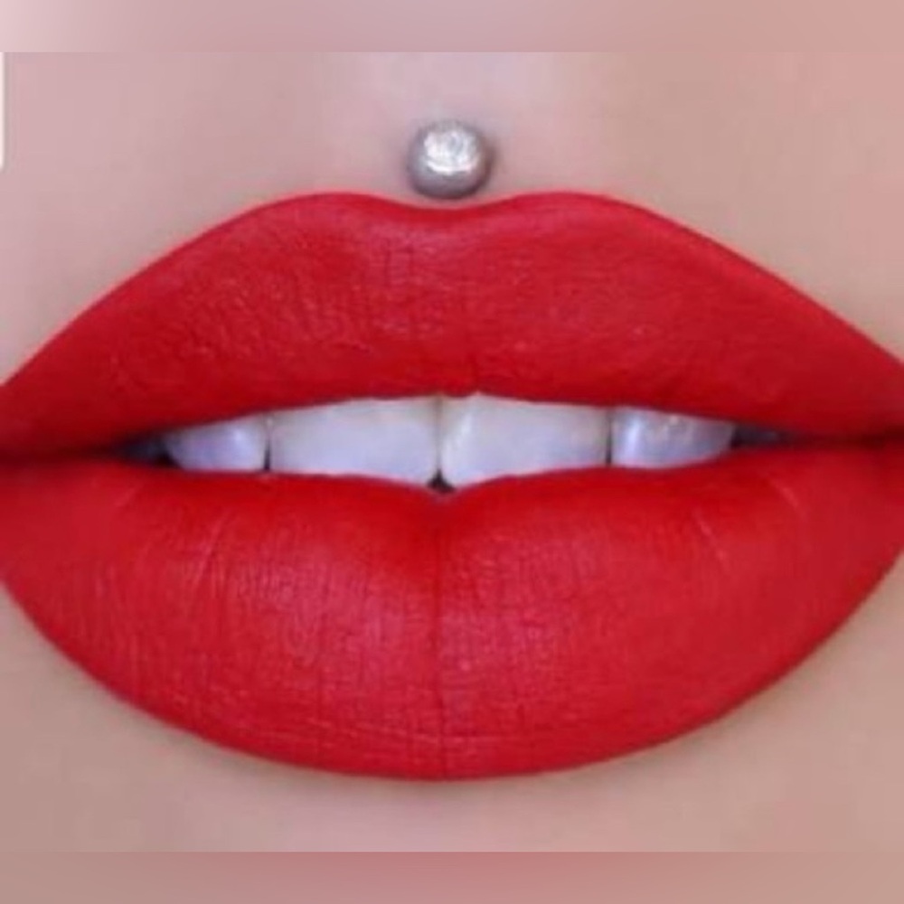 JEFFREE STAR - LIQUID VELOUR LIPSTICK 💄 IN REDRUM